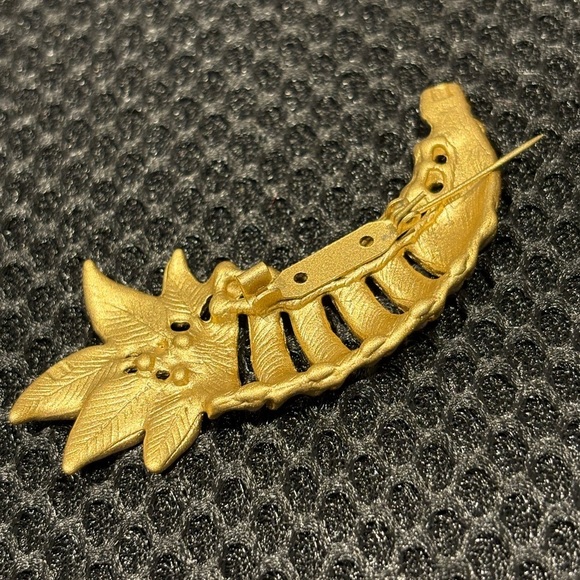 Vintage Gold-Tone Brooch - Unisex - Fern Frond or Cornucopia-Inspired - Picture 6 of 12